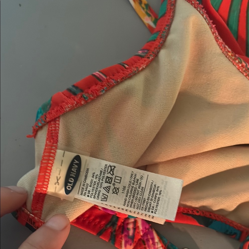 Old Navy Red Floral Bikini Top - Picture 4 of 7